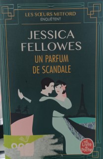 Couverture de UN PARFUM DE SCANDALE \ LES SŒURS MITFORD ENQUÉTENT