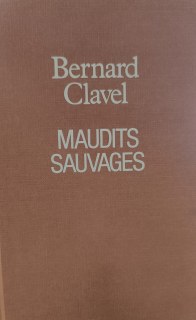 Couverture de MAUDITS SAUVAGES